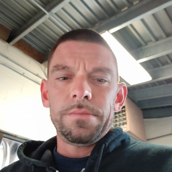 Profile Picture of Thomas Powell (@thomaspowell333) on Poshmark