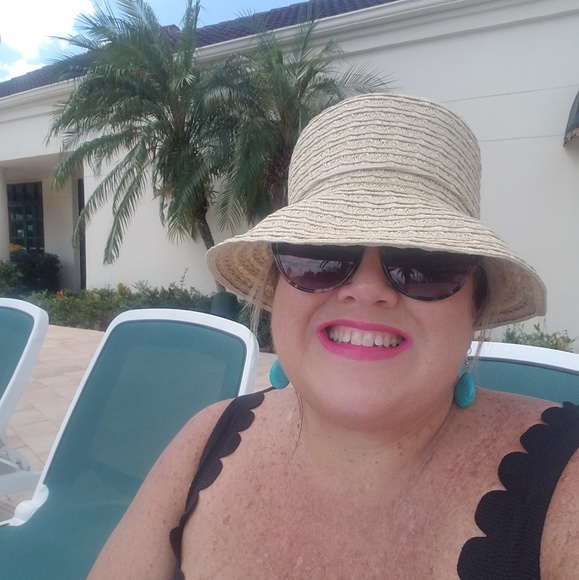 Profile Picture of Patti Laukonis (@plaukonis) on Poshmark