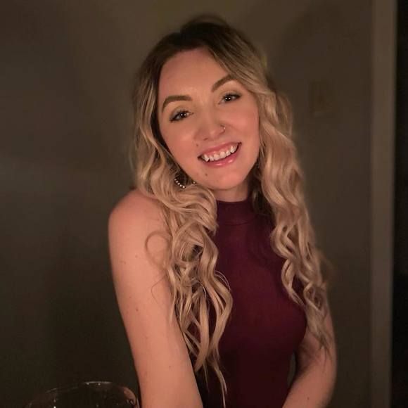 Sara Ghedi - Poshmark Profile Picture of Sara Ghedi (@sdghedi) on Poshmark