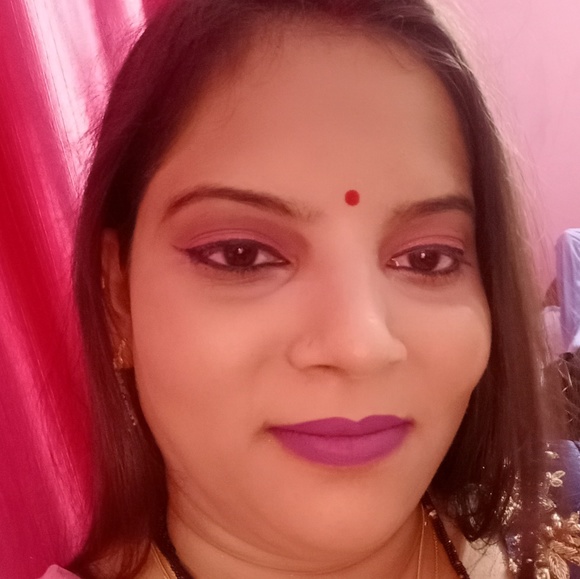 Profile Picture of Versha Versha (@vershaversha) on Poshmark