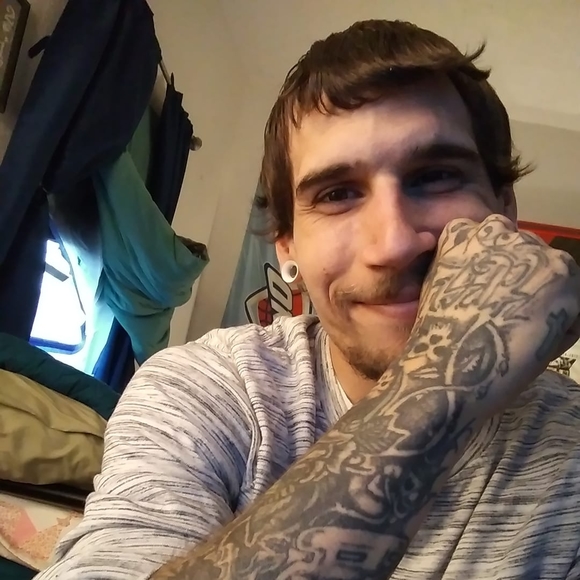 Profile Picture of Christopher Barlow (@sk8terdown132) on Poshmark