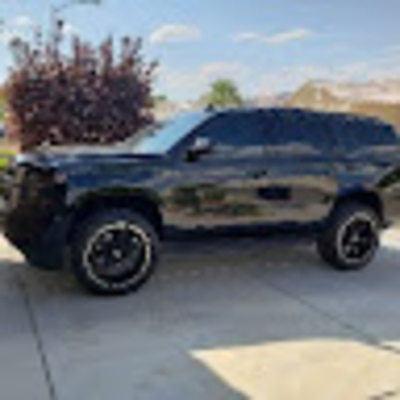 Profile Picture of Julian Carracino (@carjul13) on Poshmark