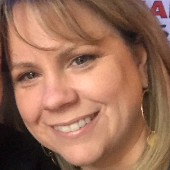 Christina Ahles - Poshmark Profile Picture of Christina Ahles (@cdashop) on Poshmark