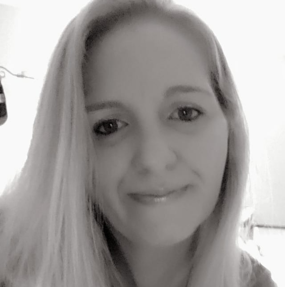 Profile Picture of Danielle Faul (@daniellefaul98) on Poshmark