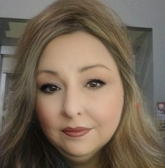 Profile Picture of Catherine Page (@cpage21) on Poshmark