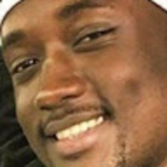 Profile Picture of Brian Macharia (@bmacharia101) on Poshmark