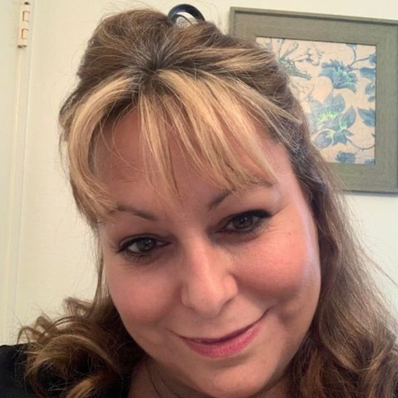 Profile Picture of Kristie Risner (@hvlyangel72) on Poshmark