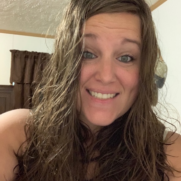 Profile Picture of Bobbielee Stephenson (@stephenson1528) on Poshmark