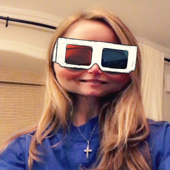 Profile Picture of Lori Nittoli (@loria1070) on Poshmark