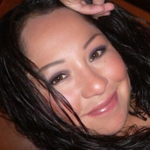 Profile Picture of Evelyn Chromey (@moysita03) on Poshmark