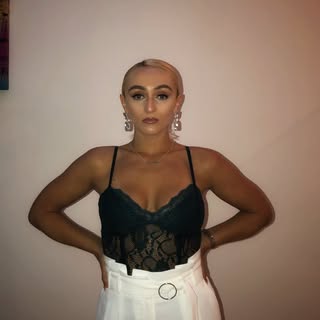 Profile Picture of Amelia Rowland-Fry (@millmoemakeupartistry) on Instagram