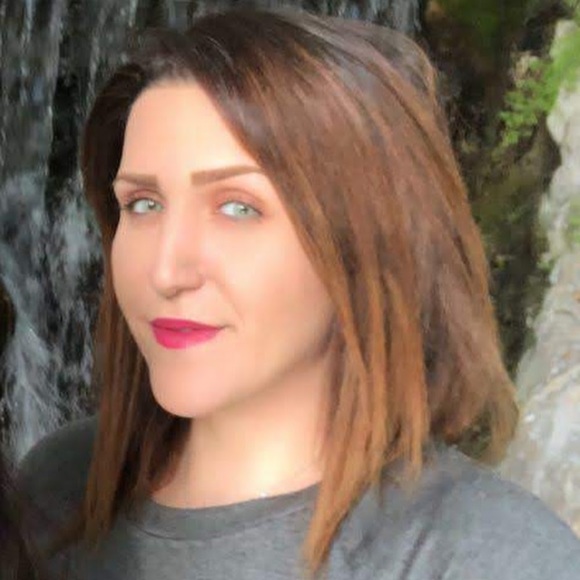 Roshanak Tey - Poshmark Profile Picture of Roshanak Tey (@roshanakt) on Poshmark