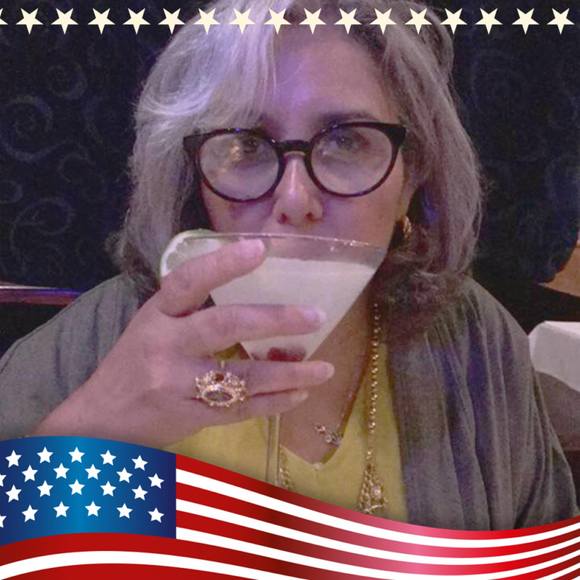 Profile Picture of Lourdes Borden (@bordenlourdes7) on Poshmark