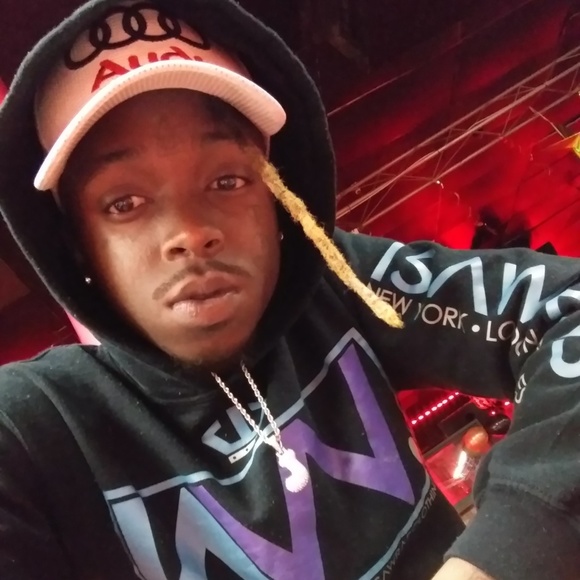 Profile Picture of John Duff (@lugautti) on Poshmark