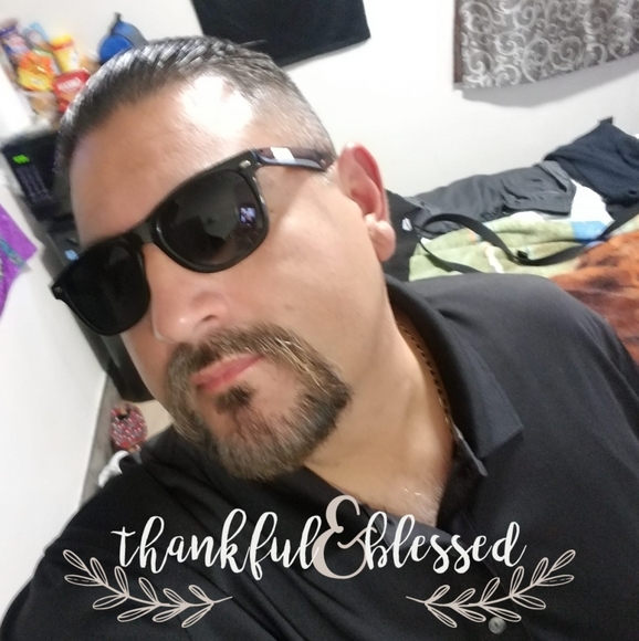 Profile Picture of Albert Nunez (@albert_nunez) on Poshmark