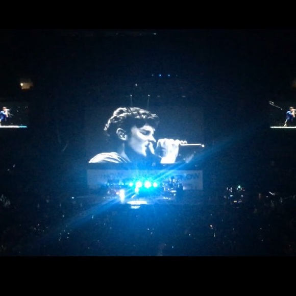 Clare Oudard - Poshmark Profile Picture of Clare Oudard (@clareoudard) on Poshmark