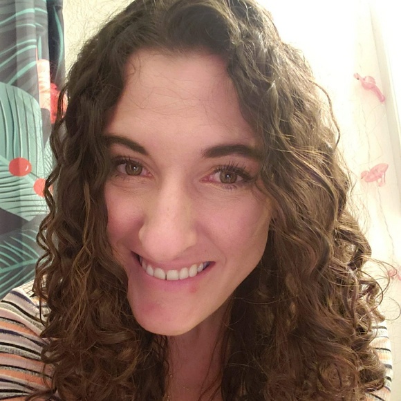 Savannah Donarski - Poshmark Profile Picture of Savannah Donarski (@savannahkay2) on Poshmark