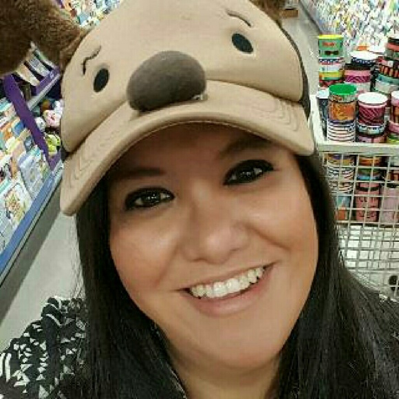 Profile Picture of Daniela Gomez (@dakitty21) on Poshmark