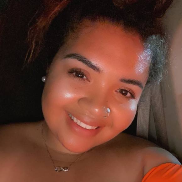 Profile Picture of Shelly Ann (@shellyann126) on Poshmark