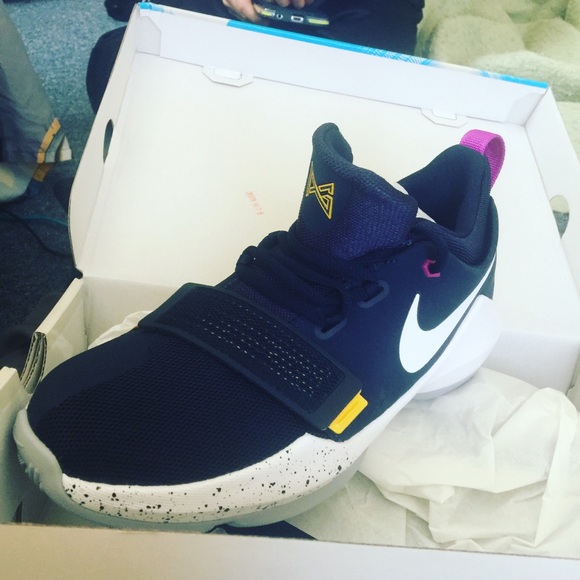 Bob Powell - Poshmark Profile Picture of Bob Powell (@yoboyz15) on Poshmark