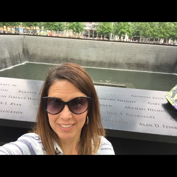 Profile Picture of Emily Lipinsky (@emilylipinsky) on Poshmark