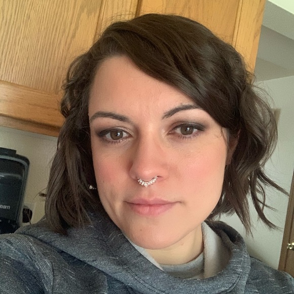Profile Picture of Jessica Backous (@jess_backous) on Poshmark