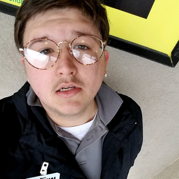Profile Picture of Austin Simmons (@austinsimmons) on Poshmark