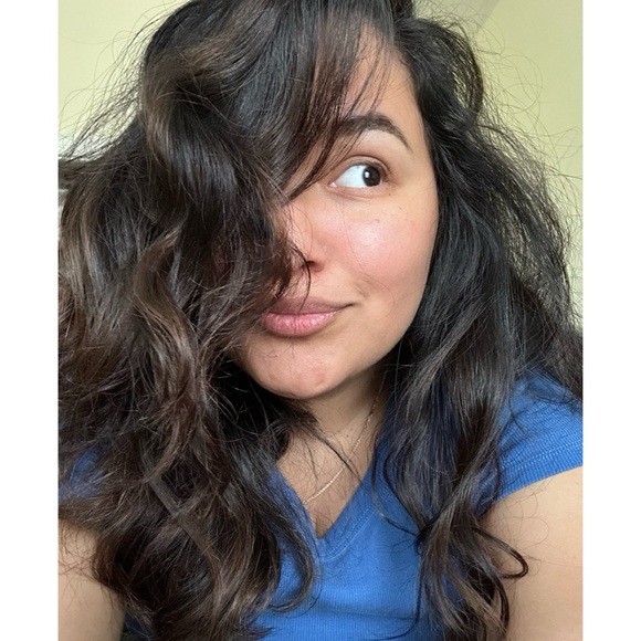 Alexia Hernandez - Poshmark Profile Picture of Alexia Hernandez (@aleher18) on Poshmark