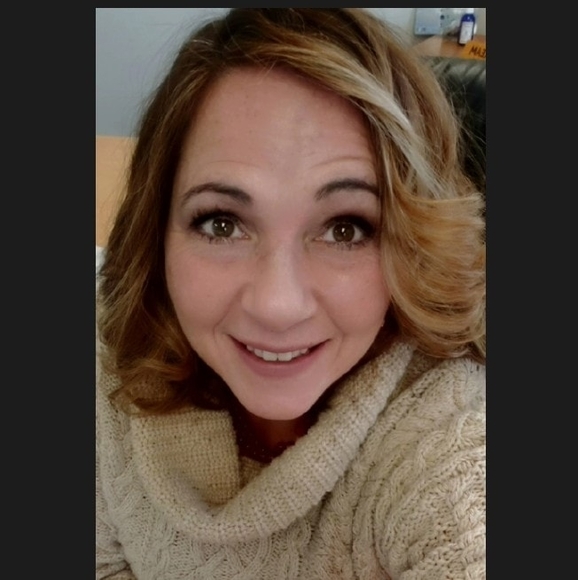 Profile Picture of Kelly Hagerty (@kellyhagerty) on Poshmark