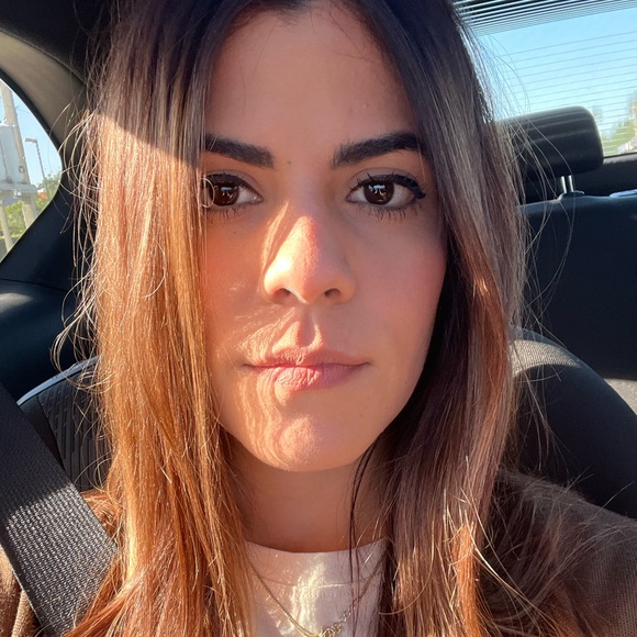 Profile Picture of Lorna rivera . (@lornirivera) on Poshmark