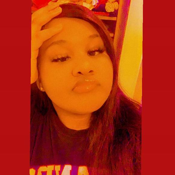 Profile Picture of Jordan Bennett (@jordanbennet613) on Poshmark