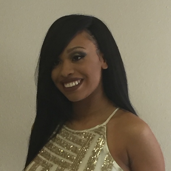 Profile Picture of Alexis Dodds (@adodds95) on Poshmark