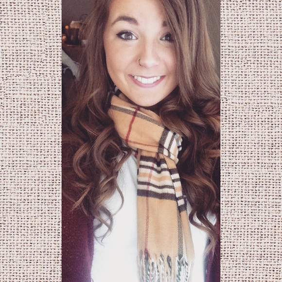 Profile Picture of Devon Mayse (@devmayse) on Poshmark