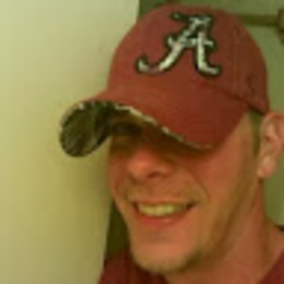 Profile Picture of Dewayne Thorne (@dewayne_thorne) on Poshmark