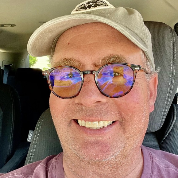 Profile Picture of Matt Gray (@mkgray4096) on Poshmark