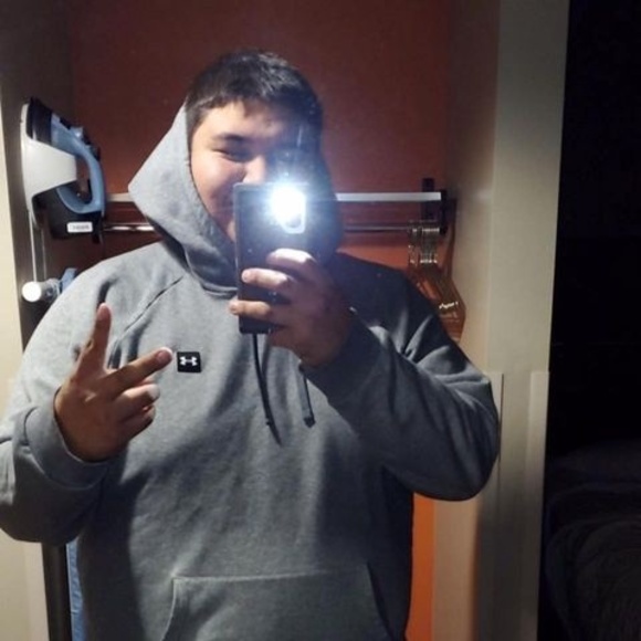 Profile Picture of Manuel Lucio (@manuellucio) on Poshmark