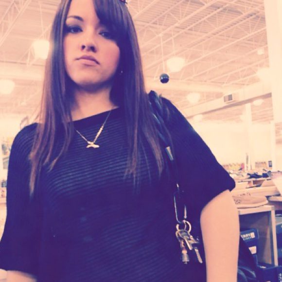 Profile Picture of Nicole Pulido (@npulido) on Poshmark