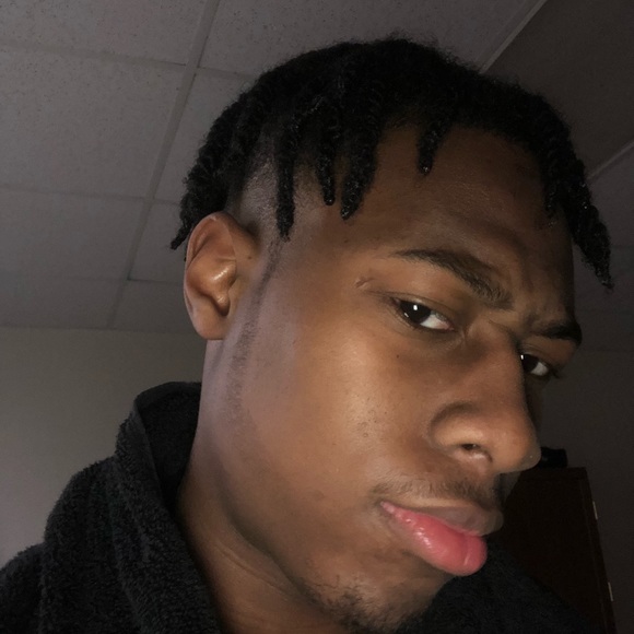 Profile Picture of Brian Cooper (@cooop3) on Poshmark