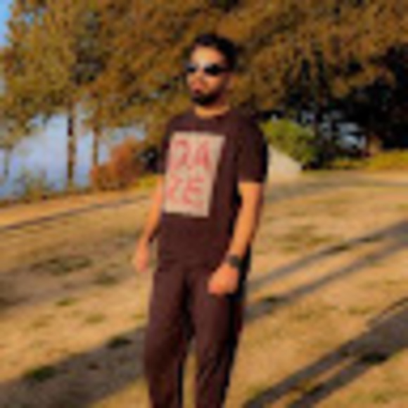 Profile Picture of Jason Fernandes (@jason110911) on Poshmark