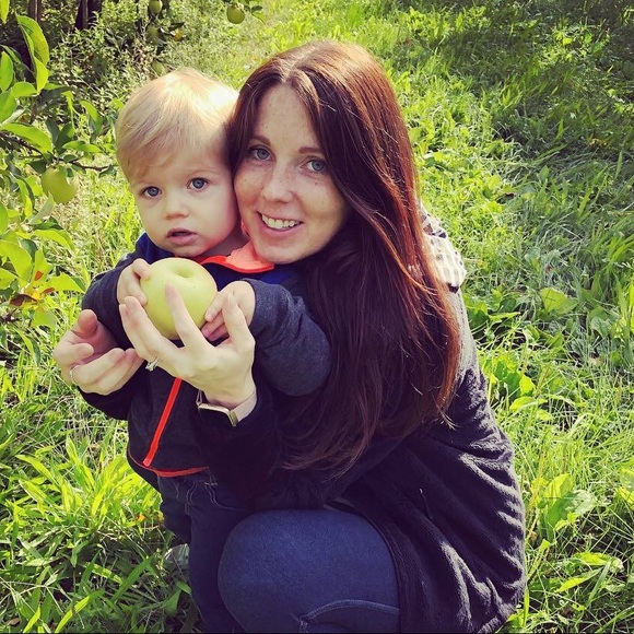 Amanda Ruth - Poshmark Profile Picture of Amanda Ruth (@ababeruth) on Poshmark