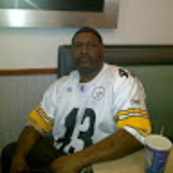 Profile Picture of Saad shaheed Muhammad-freeman (@twinschef) on Poshmark