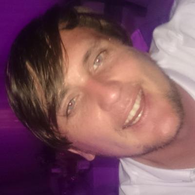 Profile Picture of Jeremy De Jong (@jmansphone) on Twitter