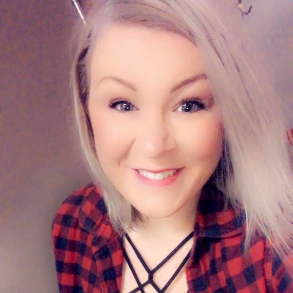 Profile Picture of Meghann Eiden (@aalayahmea) on Poshmark