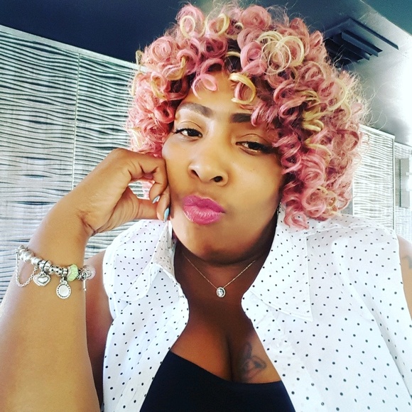 Profile Picture of Ladonna Hill (@ladonnahill) on Poshmark