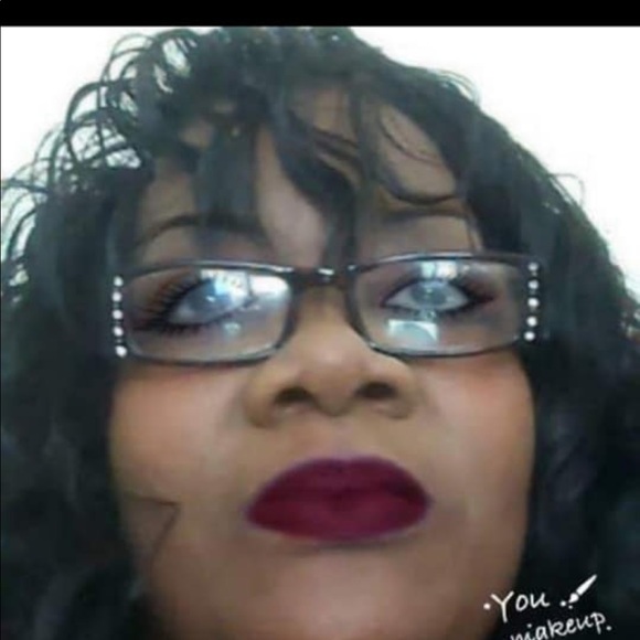 Profile Photo of Debra Jackson singleton (@debrajjs60) on Poshmark