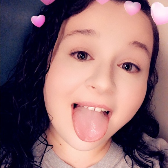 Profile Picture of Brooke Wyatt (@brooklynnw15) on Poshmark