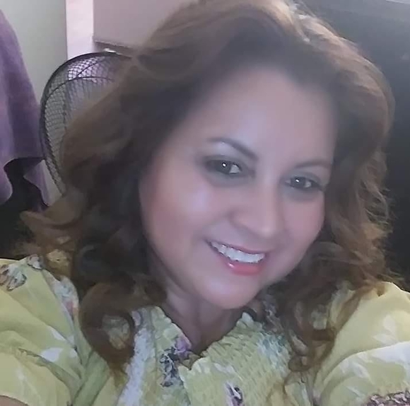 Profile Picture of Vilma Gutierrez (@vilmaguti) on Poshmark