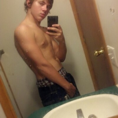 Profile Picture of Kyle Farr (@kylefarr1996) on Twitter
