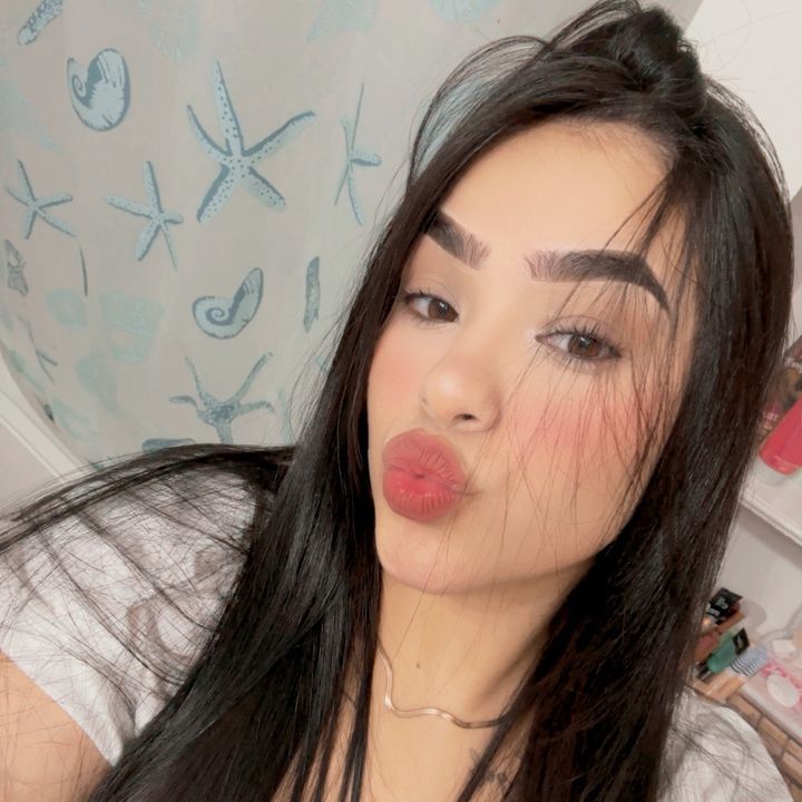 Profile Picture of Adri🩷 (@adriannyleal2) on Tiktok