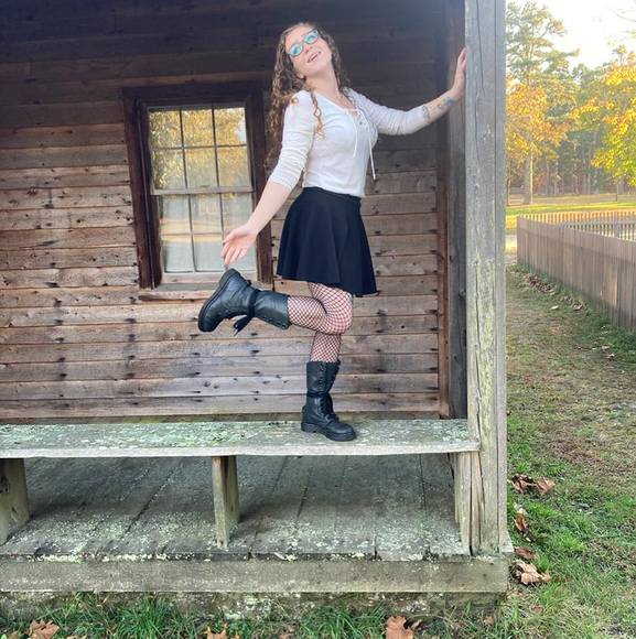 Profile Picture of Gina Dimatties (@ginadimatties) on Poshmark